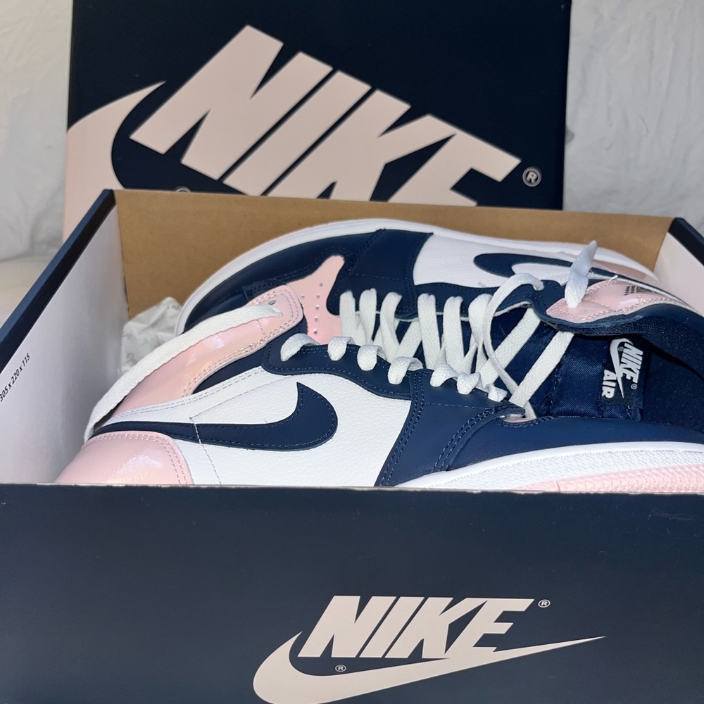 NEW Wmns Air Jordan 1 Retro High OG SE 'Bubble Gum'